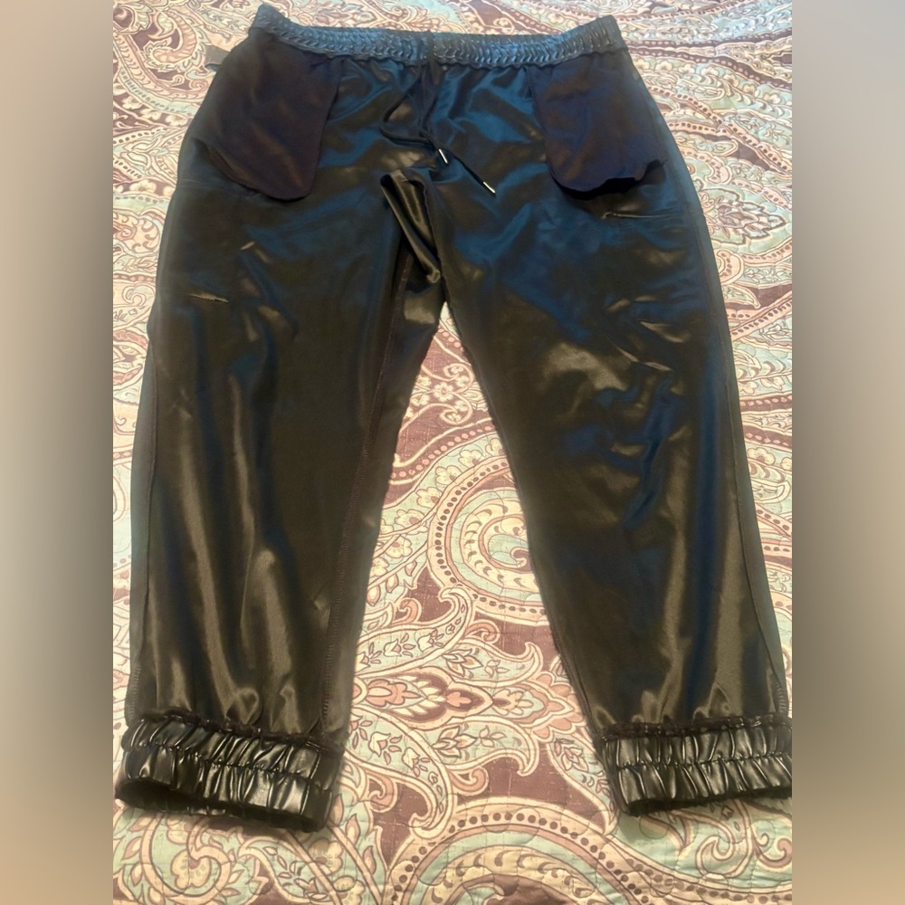 Black Faux Cargo Pants XL NWOT - Picture 5 of 8